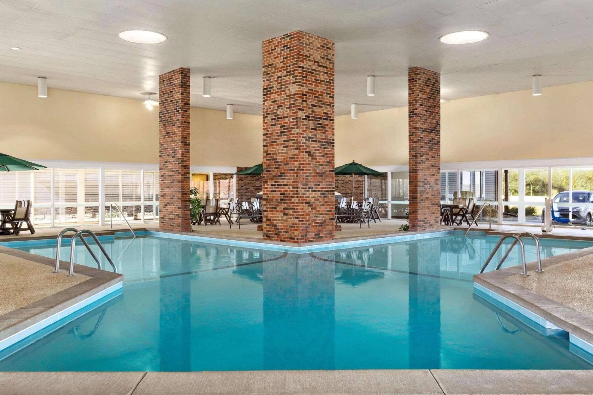 Country Inn & Suites By Radisson, Woodbury, Mn Bagian luar foto