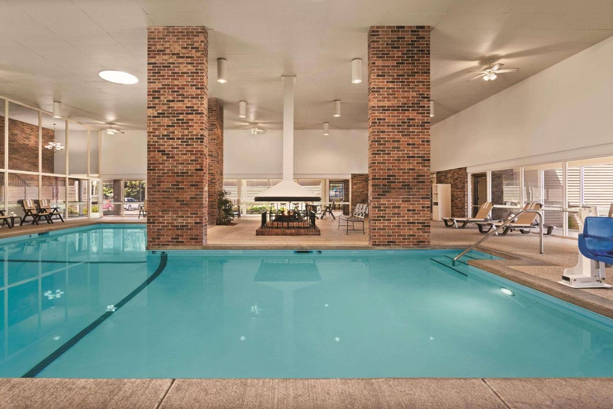 Country Inn & Suites By Radisson, Woodbury, Mn Bagian luar foto